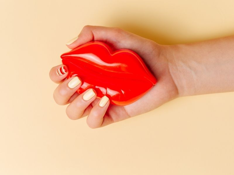 dudak-dolgusu-sonrasi-bakim